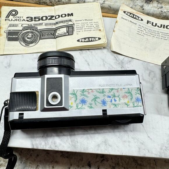 VINTAGE POCKET FUJICA ~ 350 ZOOM ~ FILM CAMERA with FLASH & INSTRUCTIONS - Picture 7 of 14
